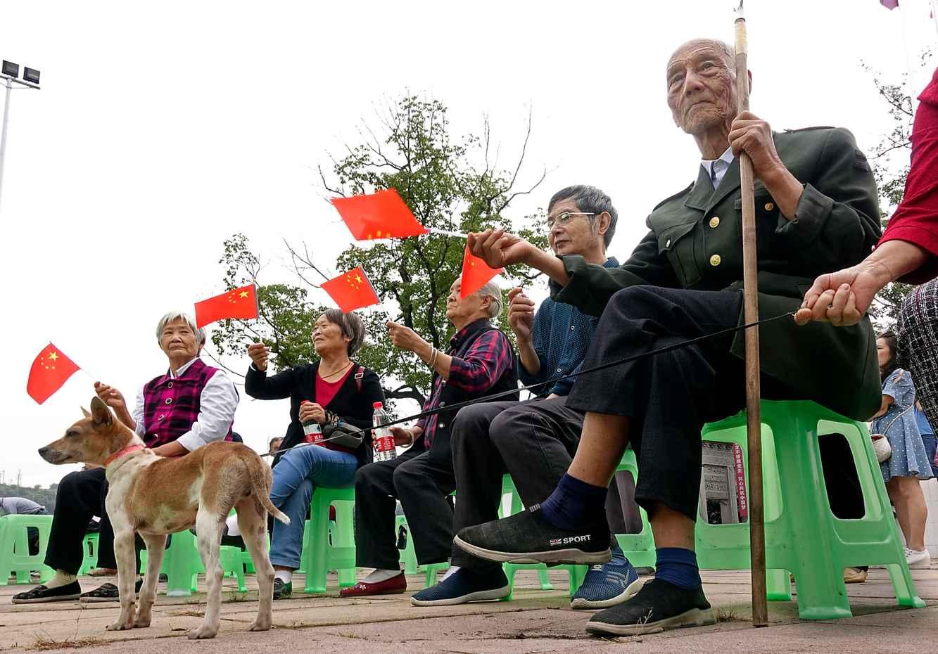 一字万金的贾平凹，当年娶妻，母亲要求不瞎就行，其中辛酸谁人知